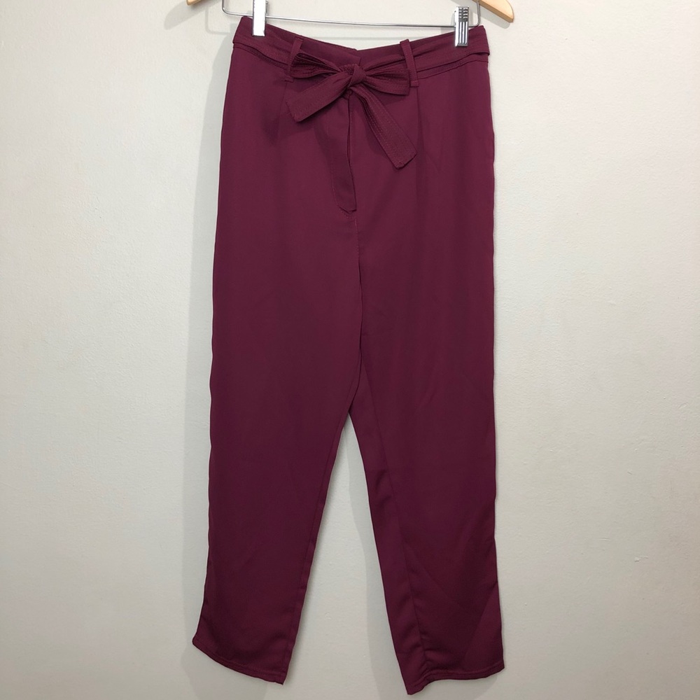 Boohoo • Petite Woven Satin Slim Trousers